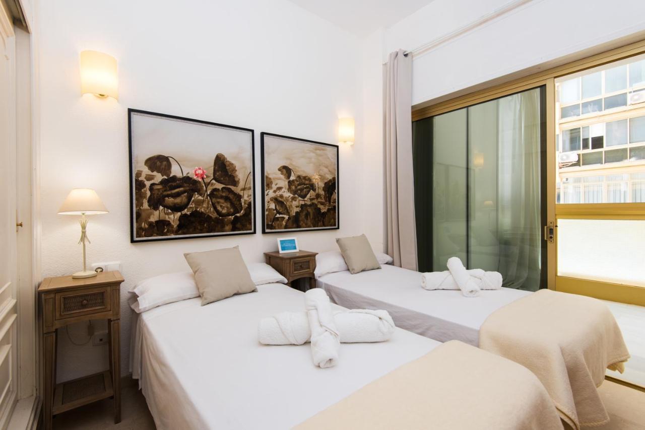 RentAndHomes Beachfront Marbella Center Extérieur photo
