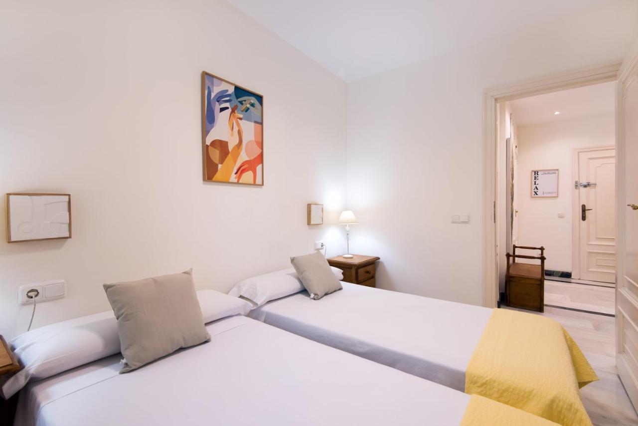 RentAndHomes Beachfront Marbella Center Extérieur photo