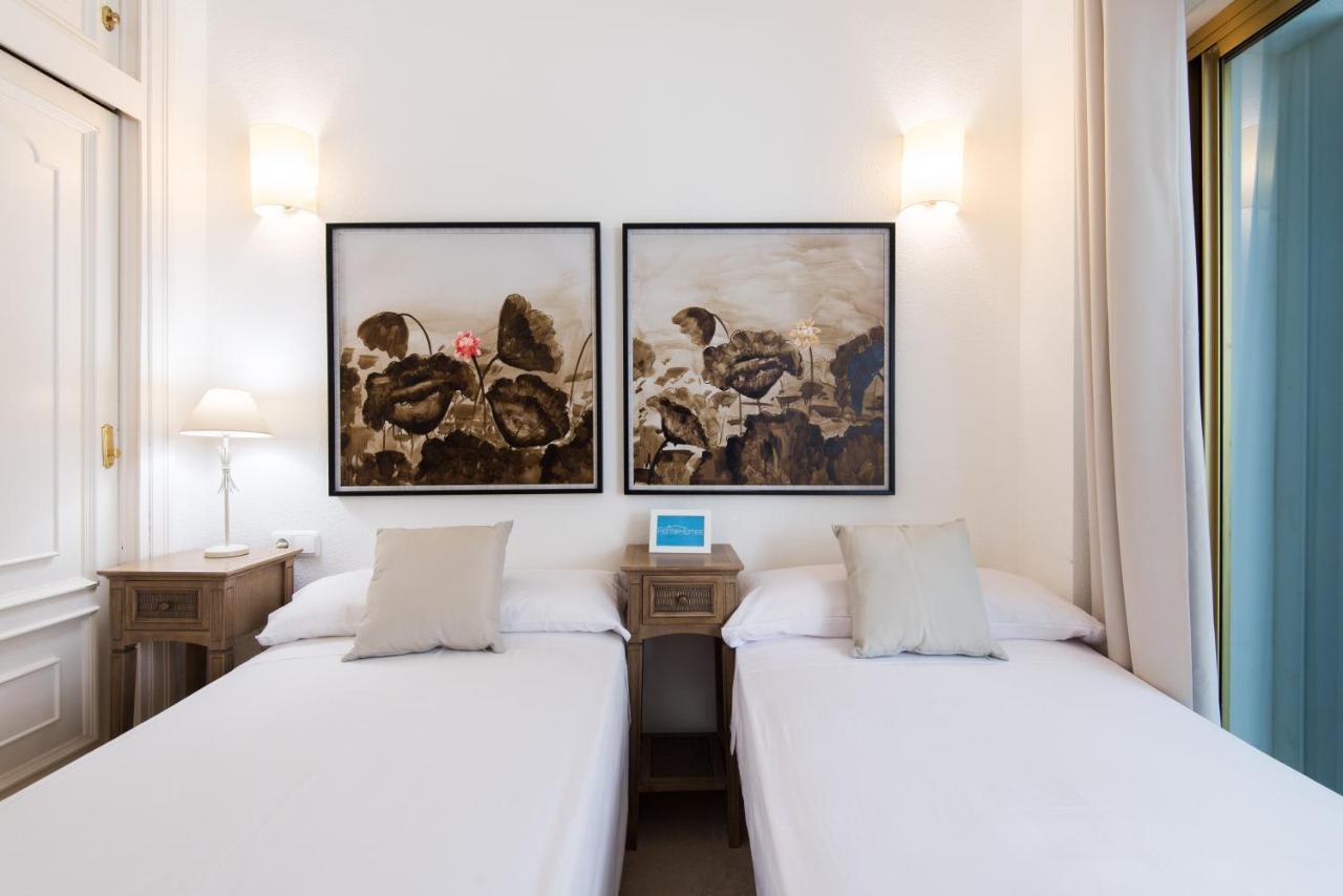 RentAndHomes Beachfront Marbella Center Extérieur photo