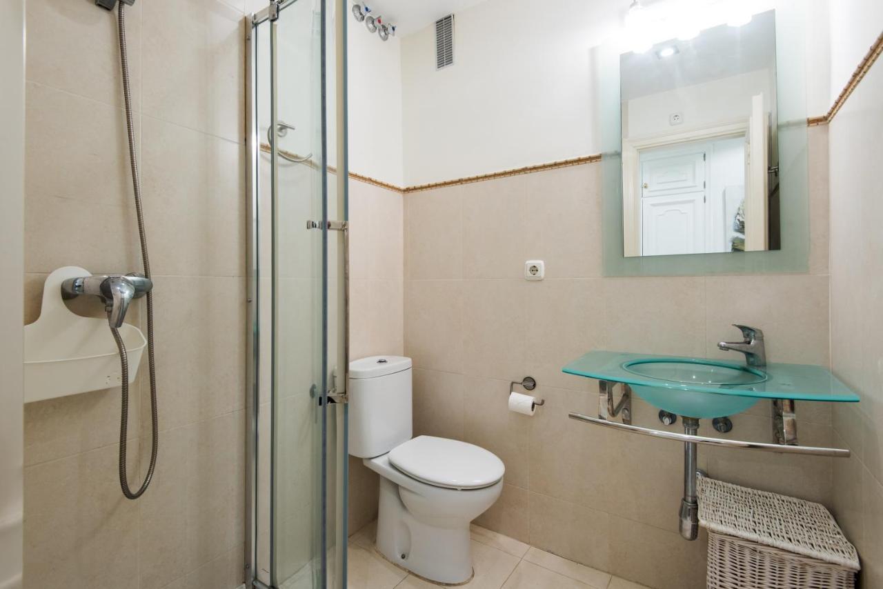 RentAndHomes Beachfront Marbella Center Extérieur photo