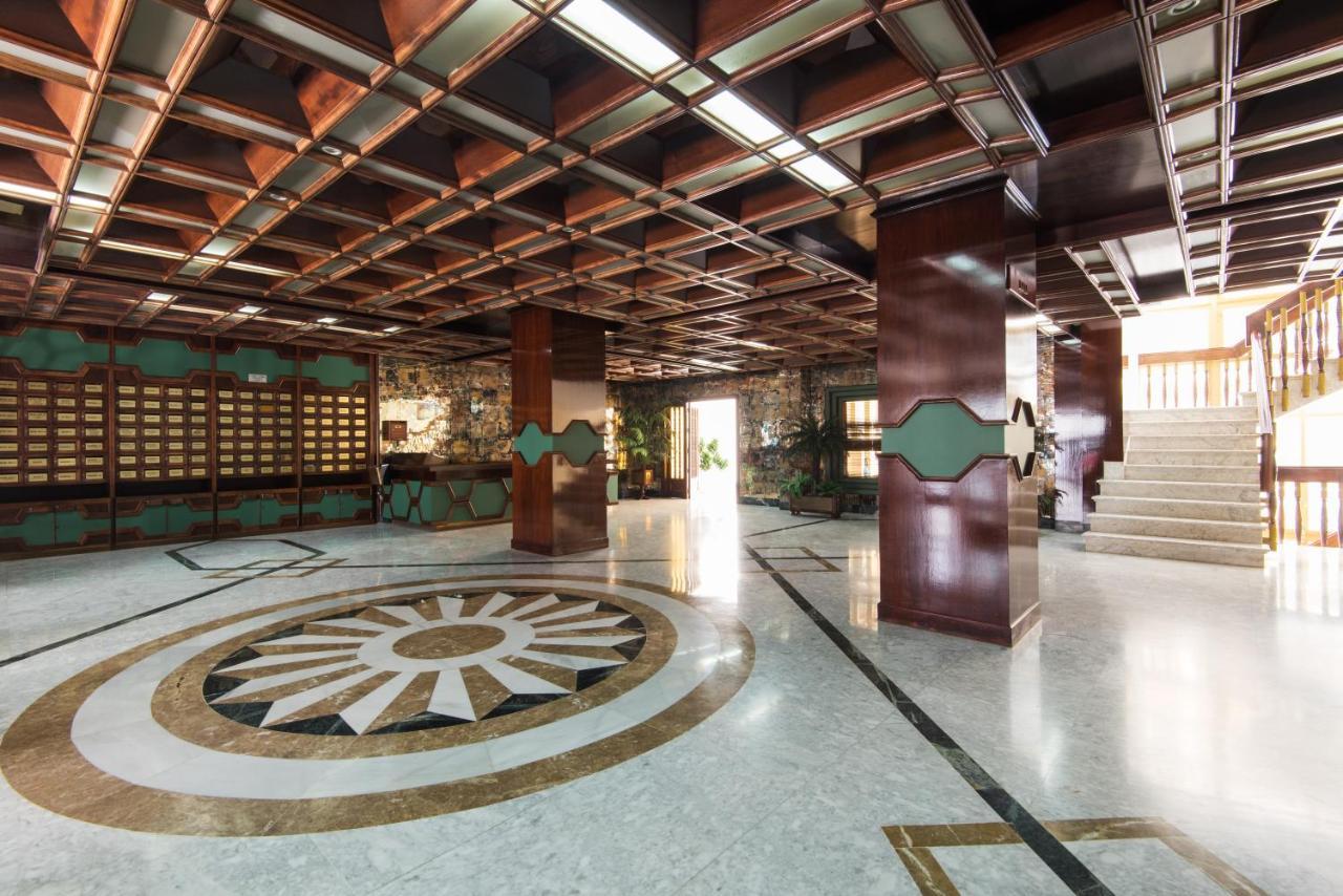 RentAndHomes Beachfront Marbella Center Extérieur photo