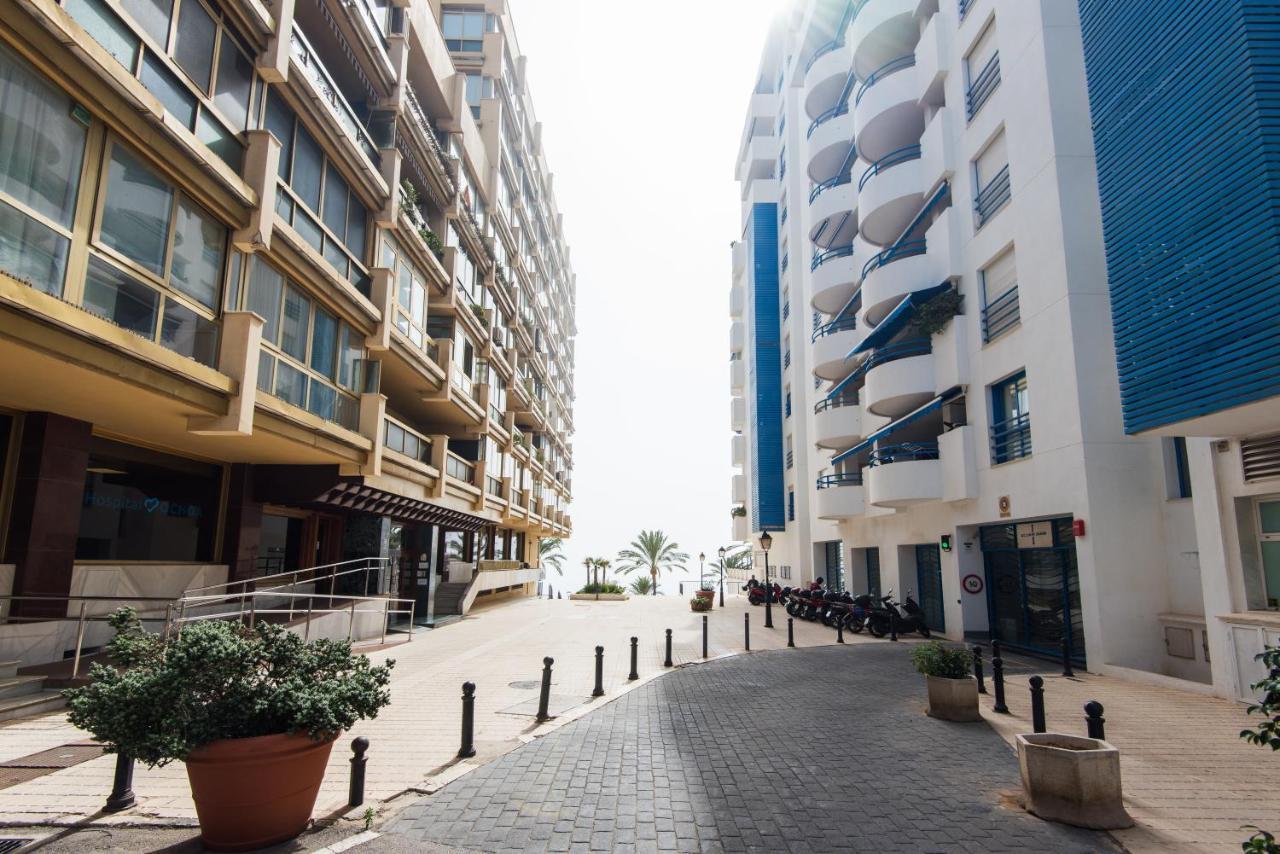 RentAndHomes Beachfront Marbella Center Extérieur photo