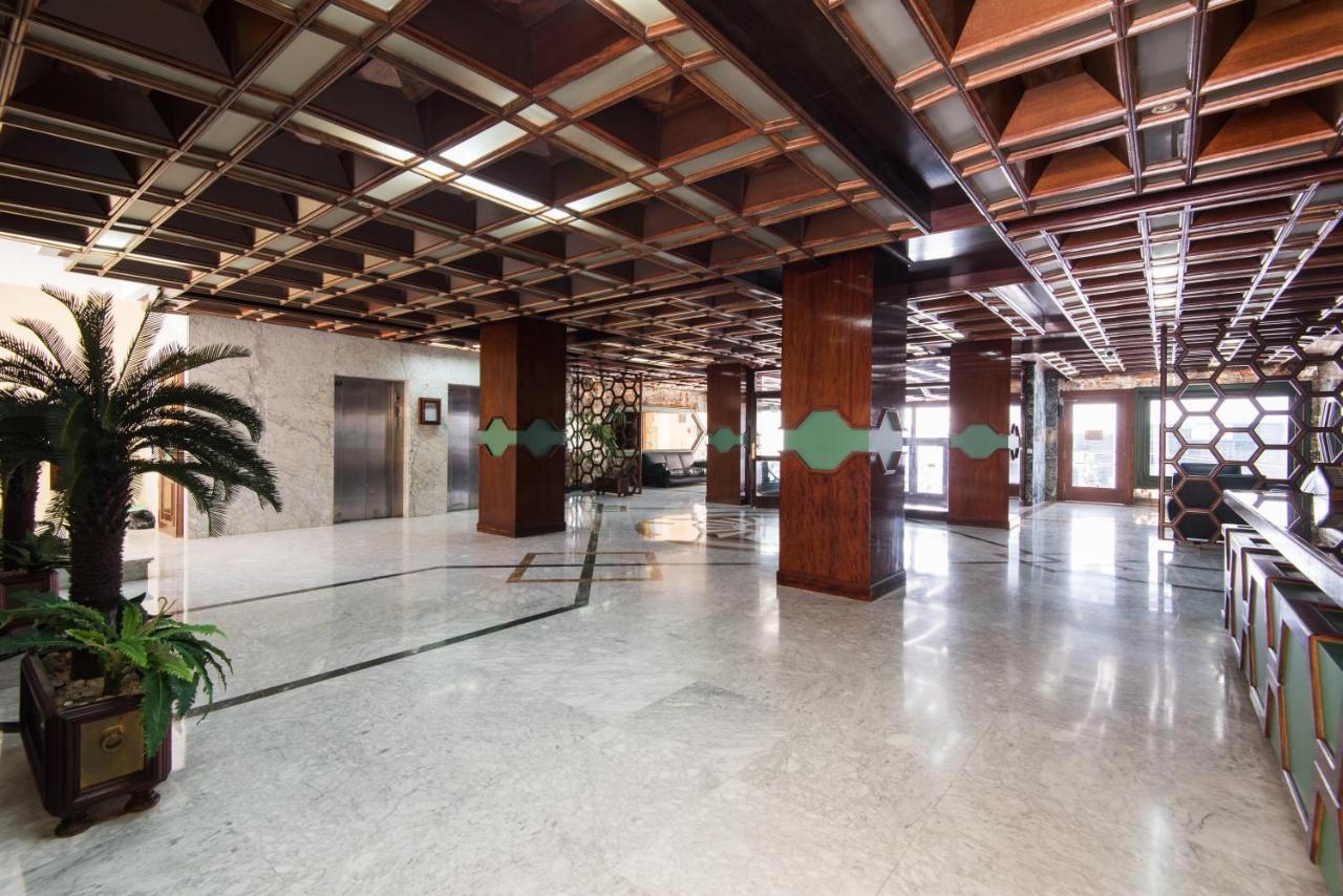 RentAndHomes Beachfront Marbella Center Extérieur photo