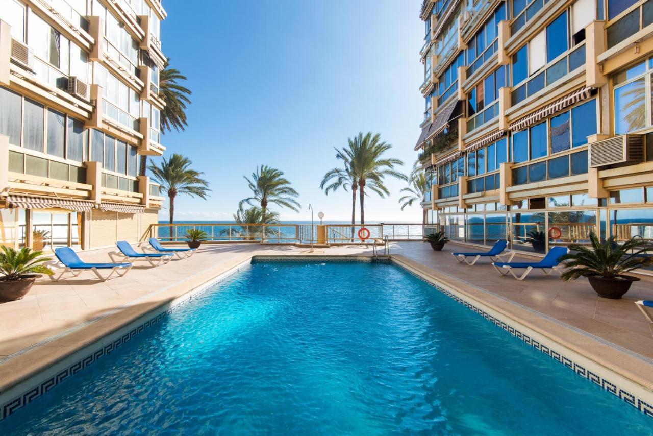 RentAndHomes Beachfront Marbella Center Extérieur photo